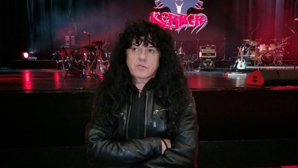 САТ ВРЕМЕНА ПРЕД ПОЧЕТАК СПЕКТАКЛА: Гале Кербер о каријери, одговорности, репертору на вечерашњем концерту (ФОТО)