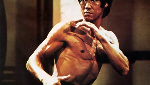 НАПОКОН СЕ ЗНА ОД ЧЕХА ЈЕ УМРО БРУС ЛИ У 32. ГОДИНИ: Причало се да су га убили криминалци, да га је отровала љубавница, ево шта је истина