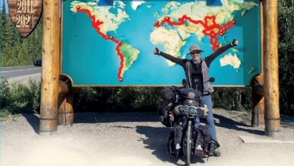 ТРИБИНА СНЕЖАНЕ РАДОЈИЧИЋ У ПАРАЋИНУ: Путница око света бициклом сутра представља своје књиге