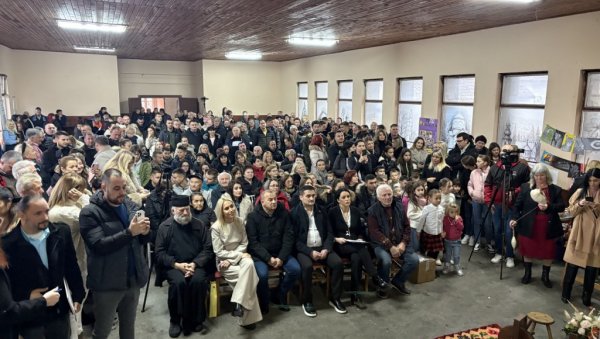 ТАТЈАНА ЈОВИЧИЋ ВРАТИЛА ПРЕЛО У КОРЕНИТУ: Светковина као у стара добра времена