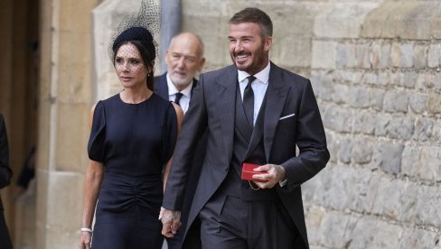 BEKAMOVI PONOVO OSVAJAJU INTERNET: NJihov Božićni video je postao hit preko noći!