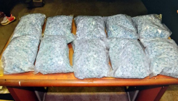 ЗАПЛЕНА НА ГРАНИЦИ:  Пронађено 50 литара амфетаминског уља, 3,4 кг хероина,скоро 50.000 таблета МДМ...