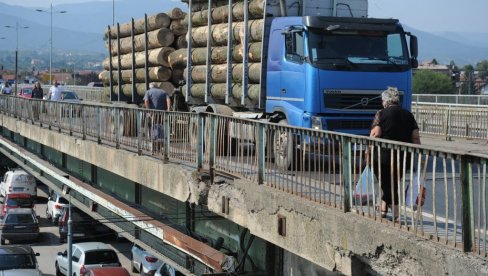 ĆUPRIJA NIJE BEZBEDNA: Najavljeno privremeno potpuno zatvaranje starog mosta preko Ibra u Kraljevu