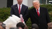 ТРАМП ПОМИЛОВАО ЋУРКЕ УОЧИ ДАНА ЗАХВАЛНОСТИ: У шали их назвао Ненси Пелоси и Чак Шумер