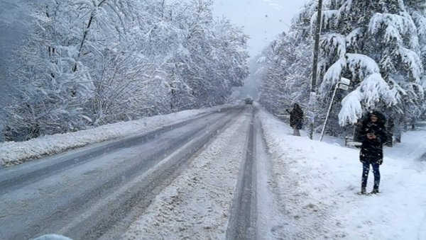 РХМЗ СЕ ОГЛАСИО РАНО ЈУТРОС: Издао важно упозорење - овим деловима прети ледена киша