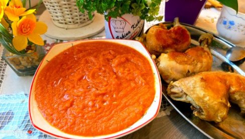 OD SADA ĆETE SAMO OVAKO PRAVITI PILETINU: Recept za sos koji će joj dati neverovatan ukus (VIDEO)