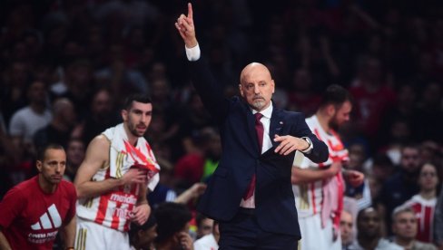 БИЛИ СУ ПАМЕТНИЈИ: Саша Обрадовић утучен након пораза Звезде од Барселоне