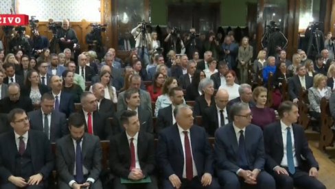 SVEČANOST U SUBOTICI: Vučić i Orban primaju nagradu Ištvan Pastor - pozdravljeni snažnim aplauzom (VIDEO)
