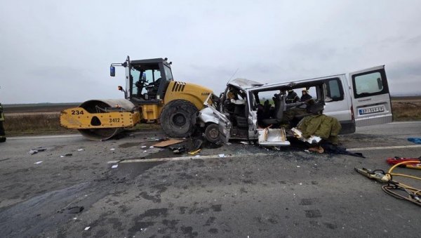 ВОЗАЧУ РАДНЕ МАШИНЕ ПРОДУЖЕН ПРИТВОР: Истрага о саобраћајној несрећи на путу Рума-Ириг