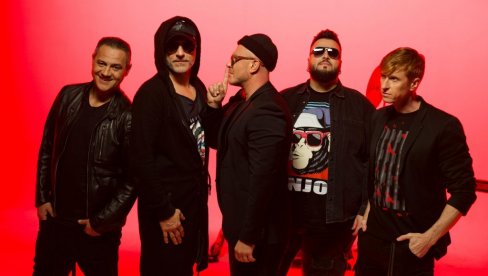 EUFORIČNA ATMOSFERA SA POSLEDNJIH PROBA: Tropiko bend spreman za druženje sa fanovima (FOTO)