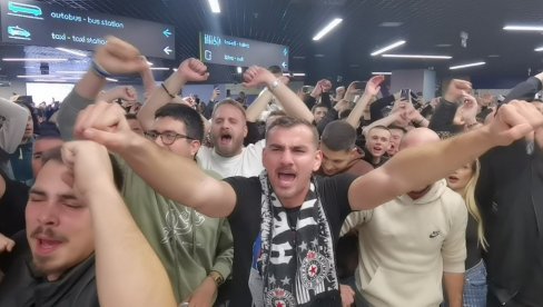 GROBARI ZATEČENI: Čekali Željka Obradovića na aerodromu, a došla - legenda Zvezde! (FOTO)