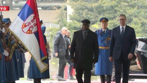 VUČIĆ SA PREDSEDNIKOM KONGA: Svečani doček ispred Palate Srbija (VIDEO)