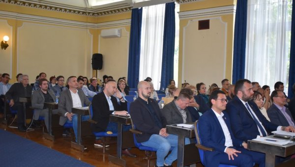КАДРОВСКА ВРТЕШКА У КИКИНДИ: Седницу Скупштине обележиле оставке и нова именовања