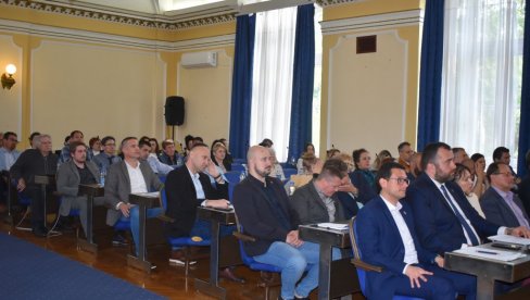 КАДРОВСКА ВРТЕШКА У КИКИНДИ: Седницу Скупштине обележиле оставке и нова именовања