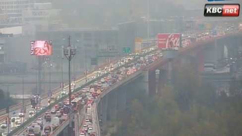 VELIKE GUŽVE U BEOGRADU: Vozila mile, ovo su najkritičnije tačke - nema gde igla da padne (FOTO)