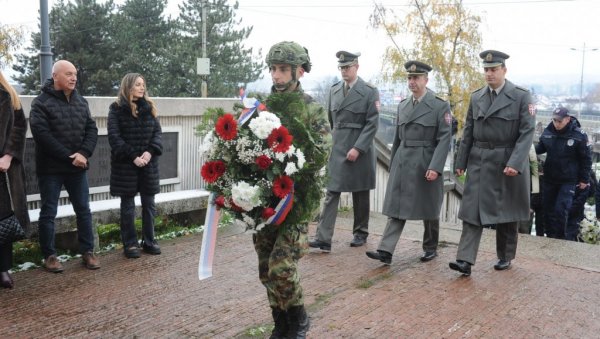 ВЕЧНИ ПИЈЕТЕТ ОСЛОБОДИОЦИМА: Краљевчани обележили Дан ослобођења у Другом светском рату