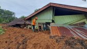 KATASTROFALNE POPLAVE:  Stradale stotine ljudi, hiljade kuća pod vodom, bujica odnela mostove na Sumatri