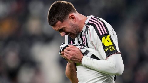 BRIGE ZA JUVENTUS: Dušan Vlahović se povredio, morao ranije iz igre