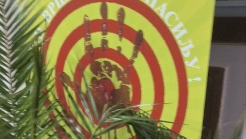 SRAMOTA! U Sečnju krvave šake dočekale birački odbor i prve glasače! (FOTO)