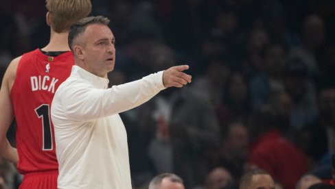 АЛА ИХ ЈЕ УТЕГАО, СВАКА МУ ЧАСТ! Торонто, Дарка Рајаковића разбио Мемфис