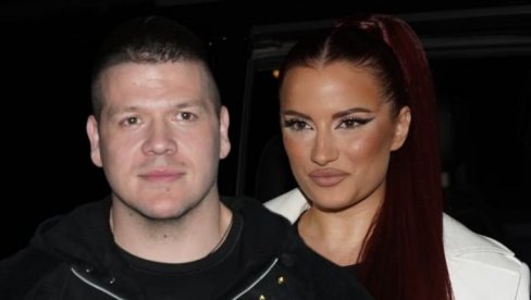 СЛОБА И БАРБАРА НАШЛИ НАЧИН ДА СЕ ВРАТЕ КУЋИ: После 27 сати агоније, комби је кренуо по њих