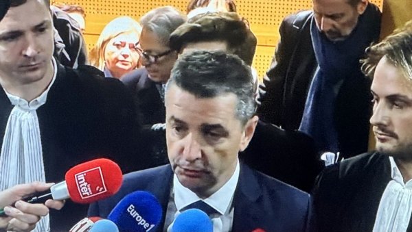 ГРАДОНАЧЕЛНИК ИДЕ У ЗАТВОР: Тајно снимао политичког противника са мушком проститутком