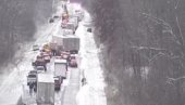 NESREĆA KAKVA SE RETKO VIĐA: Lančani sudar, učestvovalo čak 45 vozila - potpuno uništena! (FOTO/VIDEO)