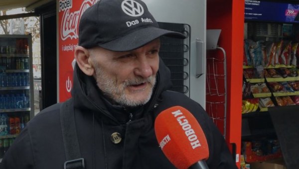 БЛОКАДЕРИ ПРИЧАЈУ ГЛУПОСТИ, БЕЗОБРАЗНИ СУ Пензионери о лажима да неће бити повећања пензија (ВИДЕО)