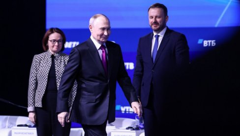 KUŠNER I VITKOF ČEKALI PUTINA: Umesto na sastanku, ruski predsednik pojavom iznenadio sve (VIDEO)