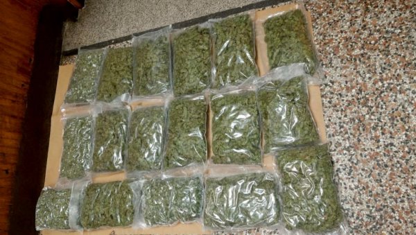 ХАПШЕЊЕ У ПРОКУПЉУ: Заплењено преко осам килограма марихуане - Огласио се Дачић (ФОТО)