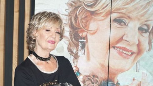 LEPA LUKIĆ SNIMA FILM O SVOM ŽIVOTU: Scenario će raditi poznata ličnost sa estrade