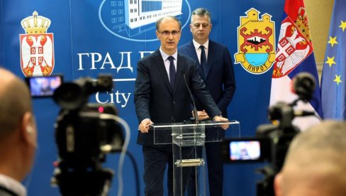 МАЦУТ ПОСЕТИО ПИРОТ: Премијер се састао са градоначелником и разговарао са грађанима