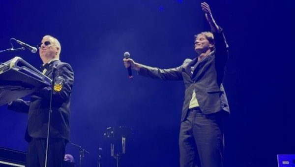 СПЕЦИЈАЛНИ ГОСТ: Јаков Јозиновић се придружио на сцени Саши Матићу на концерту у Загребу (ФОТО)