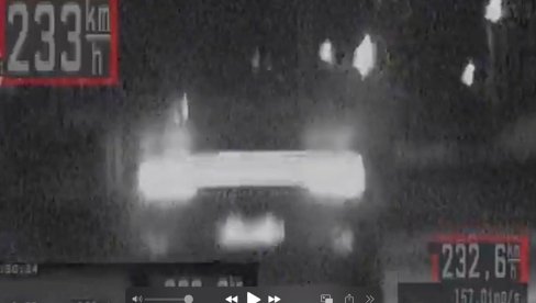DIVLJAO PORŠEOM 233 KM/H! Presretači ga zaustavili kod Surčina – nasilnička vožnja usred noći! (VIDEO)