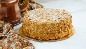 ПОСНА ВАСИНА ТОРТА: Свечана је и идеална за славе пред нама