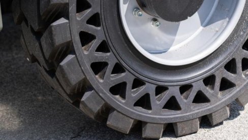 РЕВОЛУЦИНАРНИ ПНЕУМАТИЦИ: Прва гума на свету без ваздуха