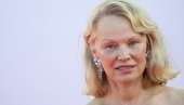 PAMELA ANDERSON HOĆE DA PROMENI PREZIME: Želi da sačuva uspomenu na dedu