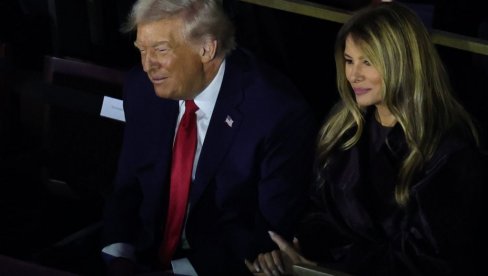ZAKOPČALA SE DO GRLA, NIKAD SEKSLEPILNIJE IZDANJE: Melanija Tramp zna kako se postiže vau efekat! (FOTO)
