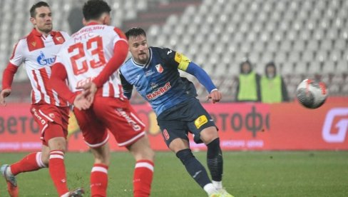 ПРСТ НА УХО... Бивши играч Звезде расплакао делије,  па им забио нож у леђа насред Маракане (ВИДЕО)