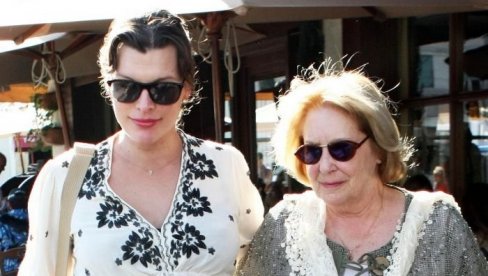 МАЈКА МИЛЕ ЈОВОВИЋ ЈЕ БИЛА ЈЕДНА ОД НАЈЛЕПШИХ ГЛУМИЦА СССР-А: Због љубави са Србином ју је испитивао КГБ, одрекла се славе и постала својој