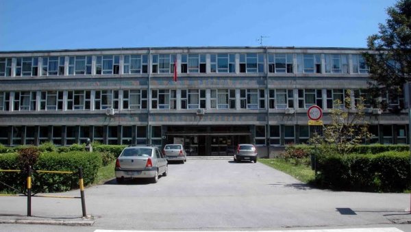 УЧЕНИК ПРОНАШАО ПАПИР НА КОМЕ ЈЕ ПИСАЛО УБИЋУ ВАС: Хитно се огласило Министарство просвете о догађају у ОШ Надежда Петровић