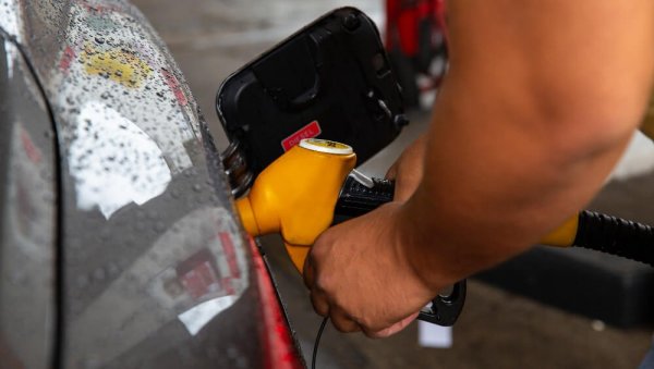 ШТА УРАДИТИ КАД СИПАТЕ ПОГРЕШНО ГОРИВО: Водич за хитне ситуације и брзо решавање проблема