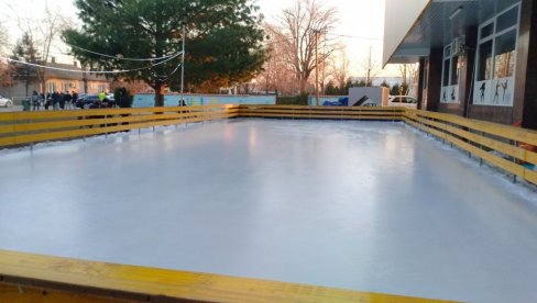 СПОРТСКИ ЦЕНТАР: У петак отварање клизалишта, улаз 200 динара