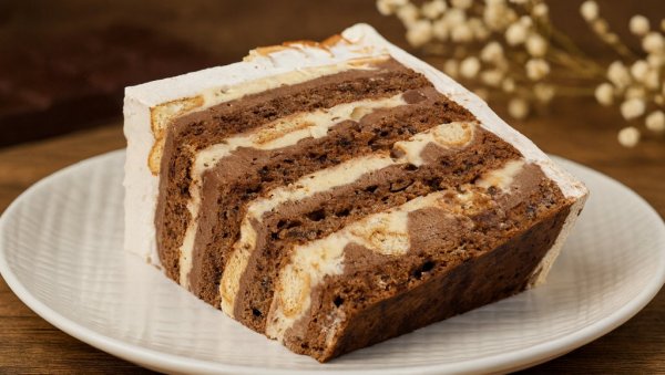 ГРЧКА ТОРТА: Рецепт који осваја на први залогај - Хит на сваком породичном окупљању!