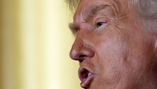 ТРАМП ВИШЕ НЕЋЕ ДА ЧЕКА: Зеленски има неколико дана да прихвати губитак територија