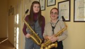 СВИРА КАО ДА ЈЕ НА АКАДЕМИЈИ: Сташа Радак (14), саксофонисткиња из Кикинде међу најбољима у Србији