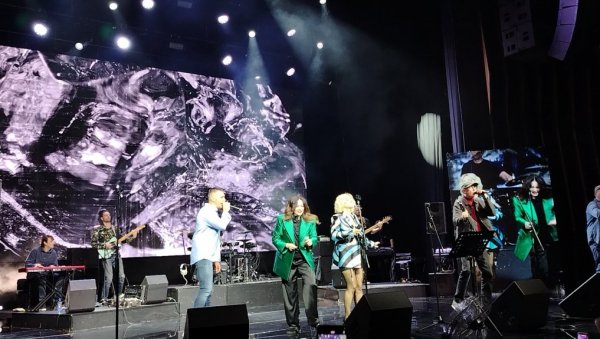 МУЗИКА СВИХ ГЕНЕРАЦИЈА: Тап 011 прославља три деценије постојања песмом (ФОТО)