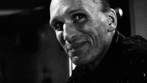 СЛАВНИ ГЛУМАЦ ПРОНАЂЕН МРТАВ У СВОМ СТАНУ: Остаће упамћен по улози у Петпарачким причама