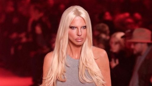 ПРЕПЛАКАЛА САМ ЦЕЛУ НОЋ: Јелена Карлеуша о ужасној ситуацији која јој се догодила на ревији у Паризу (ВИДЕО)