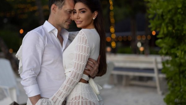 МОЈА ДАМО: Пеђа Јовановић нову песму посветио супрузи Ани, а син га први пут видео на сцени (ФОТО)